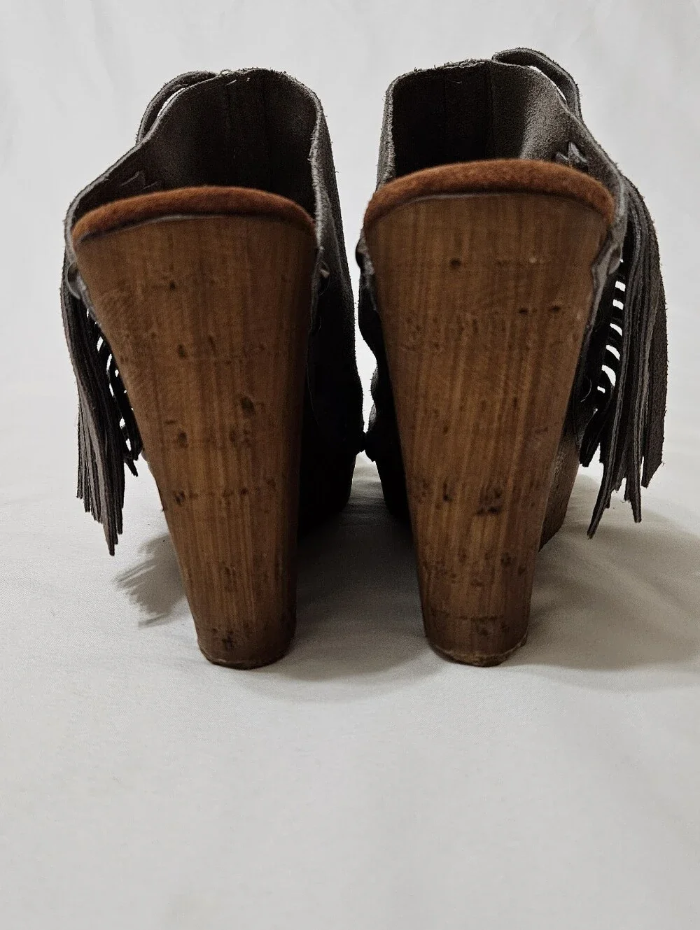 Sbicca Vintage Collection Tan Suede Fringe Wedge Peep Toe Sandals Sz 8.5-9 US